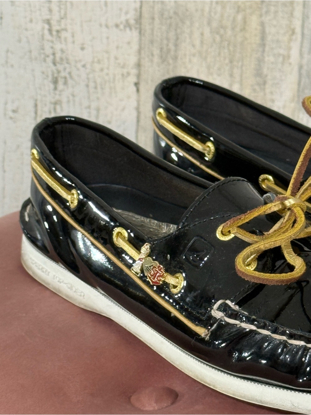 Sperry Black Patent Leather Boat Shoes Gold Laces with Charms Nautical - Picture 9 of 13